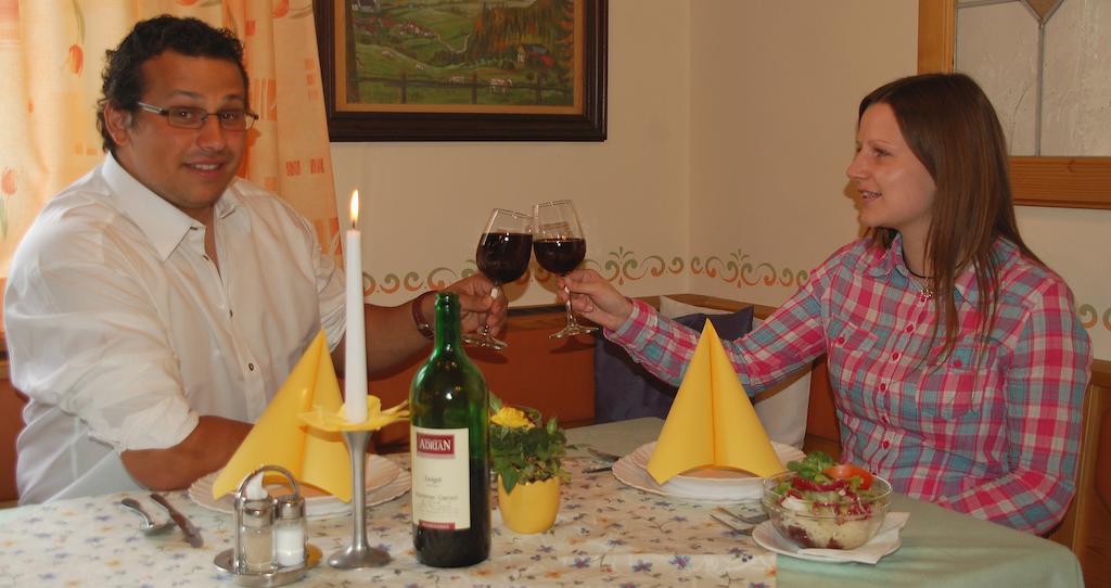 Gasthof Trattner Pension Waldhof Sankt Peter am Kammersberg Ngoại thất bức ảnh